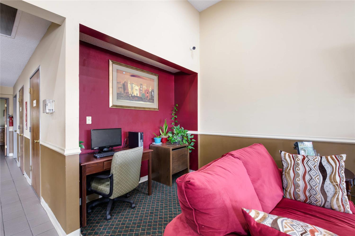 Econo Lodge Inn & Suites Knoxville East 16/25