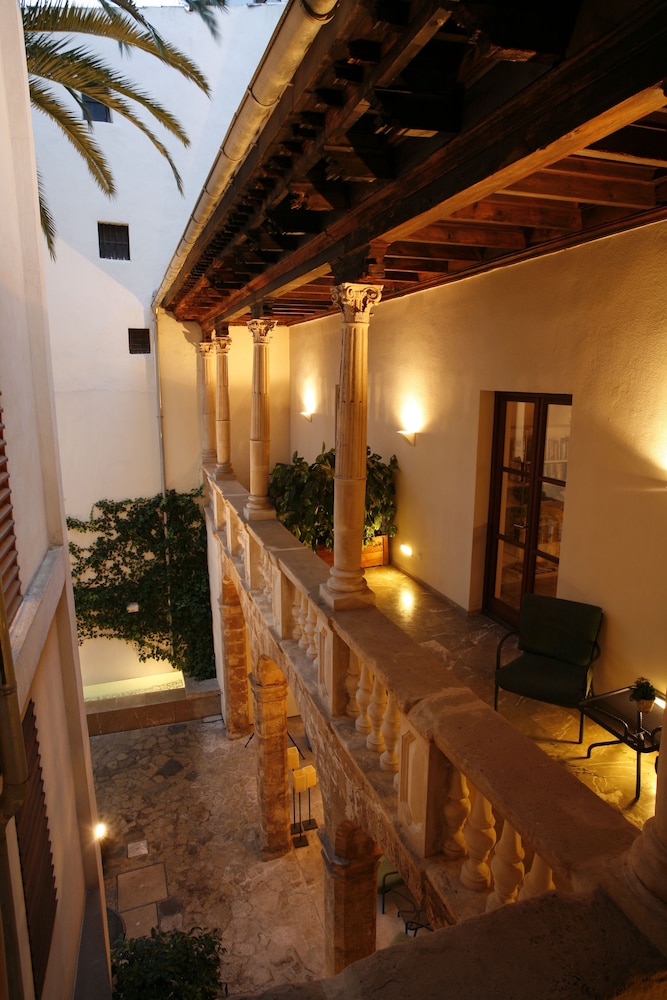 Petit Palace Hotel Tres 4/70
