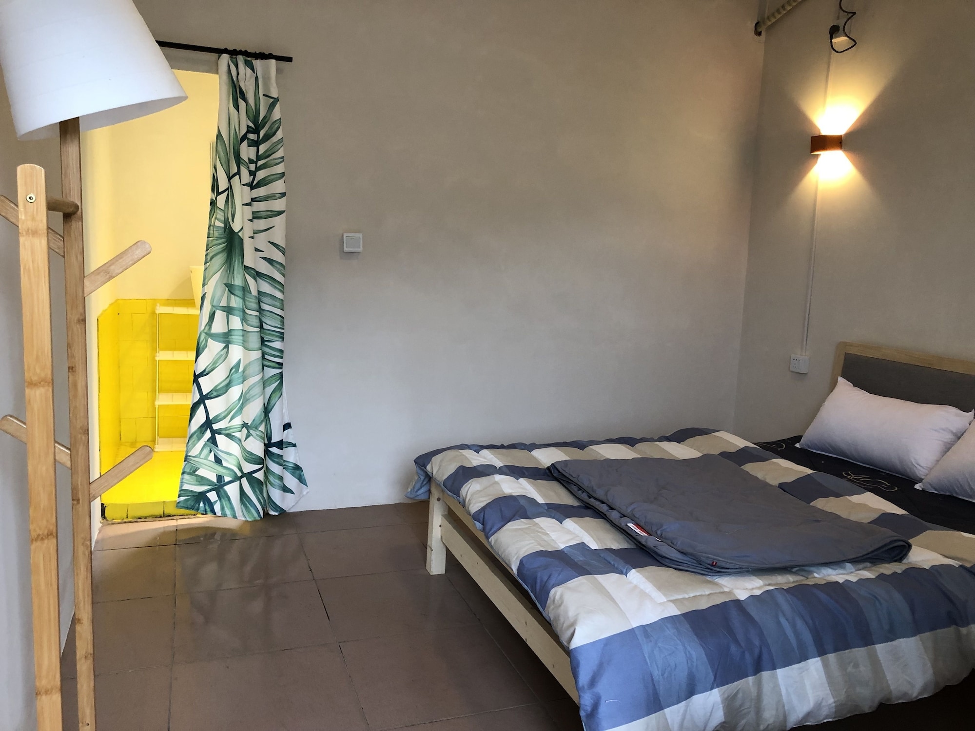 MALE DORM, 6 BEDS