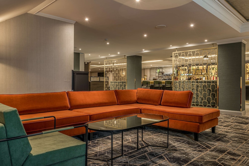 Hilton London Watford 38/54