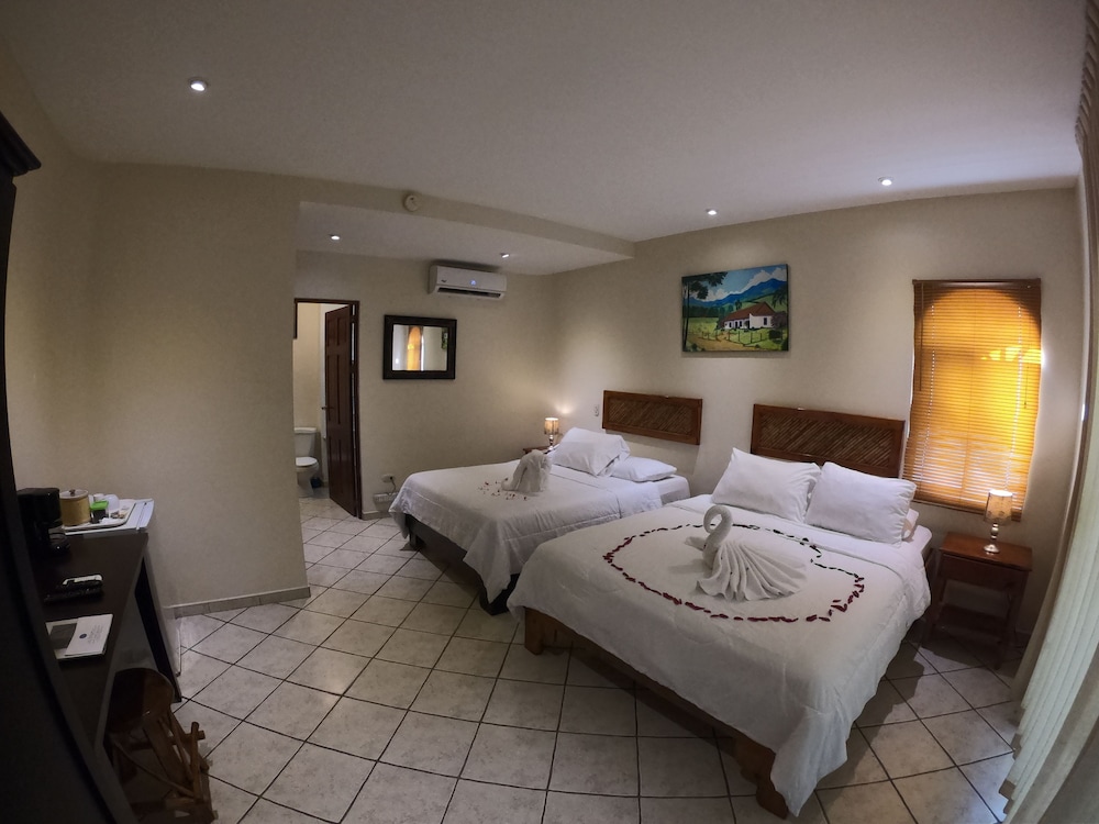 Cocomar Beachfront Hotel Island Resort 14/65