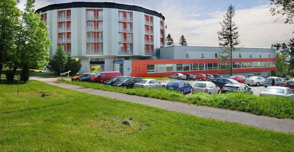 Atrium Hotel 46/47
