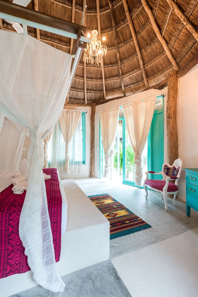 Cormoran Hotel Boutique & Cenote 5/48
