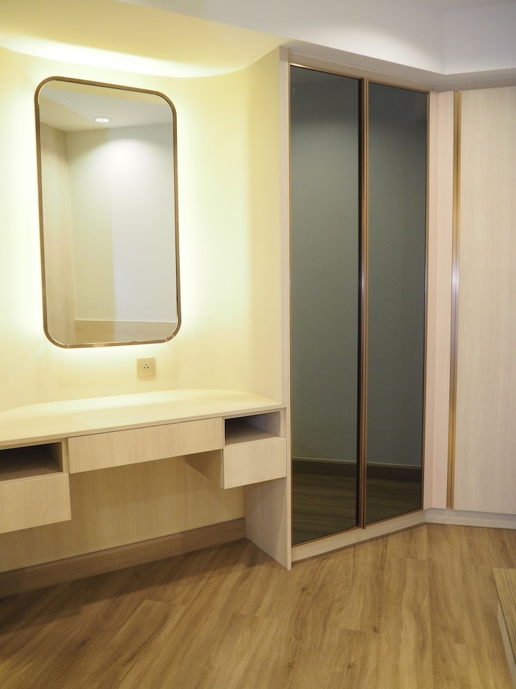 Centre Point Plus Hotel Pratunam 43/74