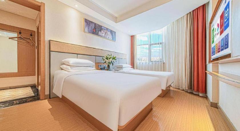 GreenTree Inn Geermu Walking Street Business Hotel 23/51