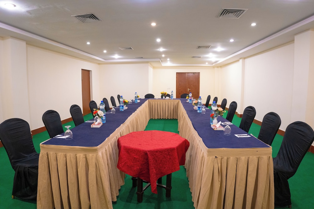 Hotel One Faisalabad 40/50