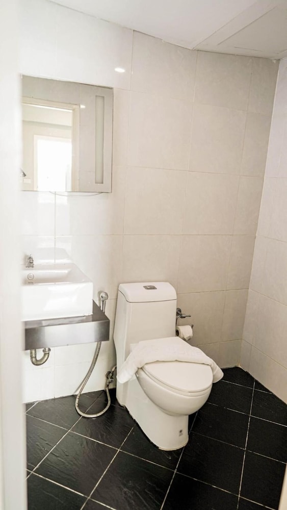 Kinza Don Mueang Airport 60/62