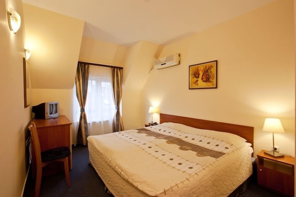 Hotel Cheap 10/34