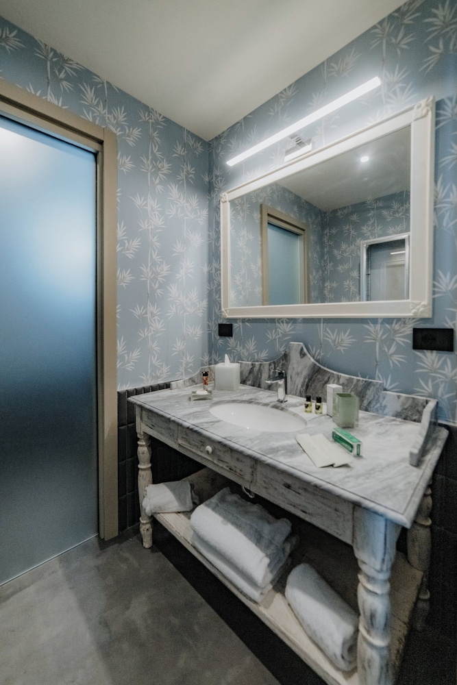 Prestige, King Bed, Mini Pool، Hotel Villa Ducale 2/2