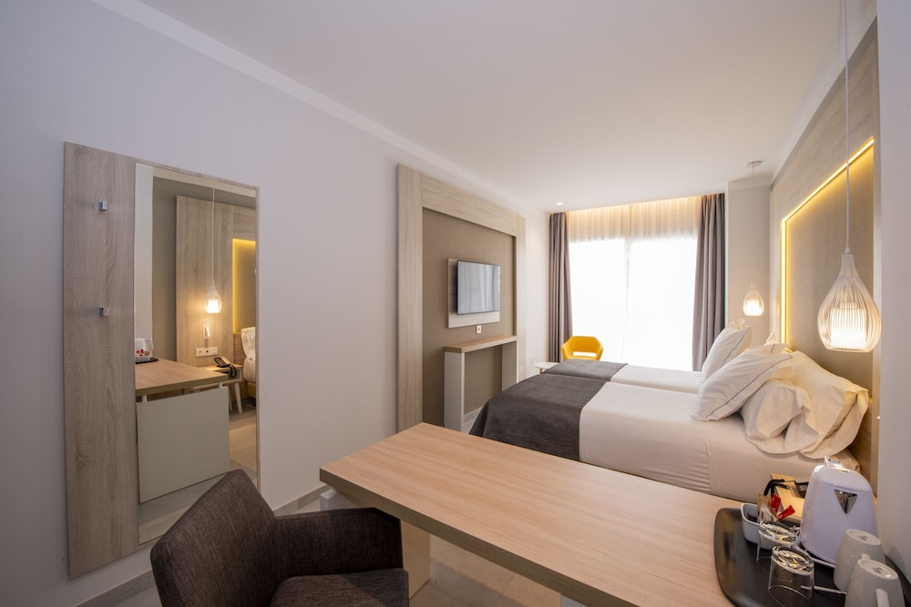 غرفة قياسية بسريرين مزدوجين، Bahia Principe Fantasia Tenerife 2/5