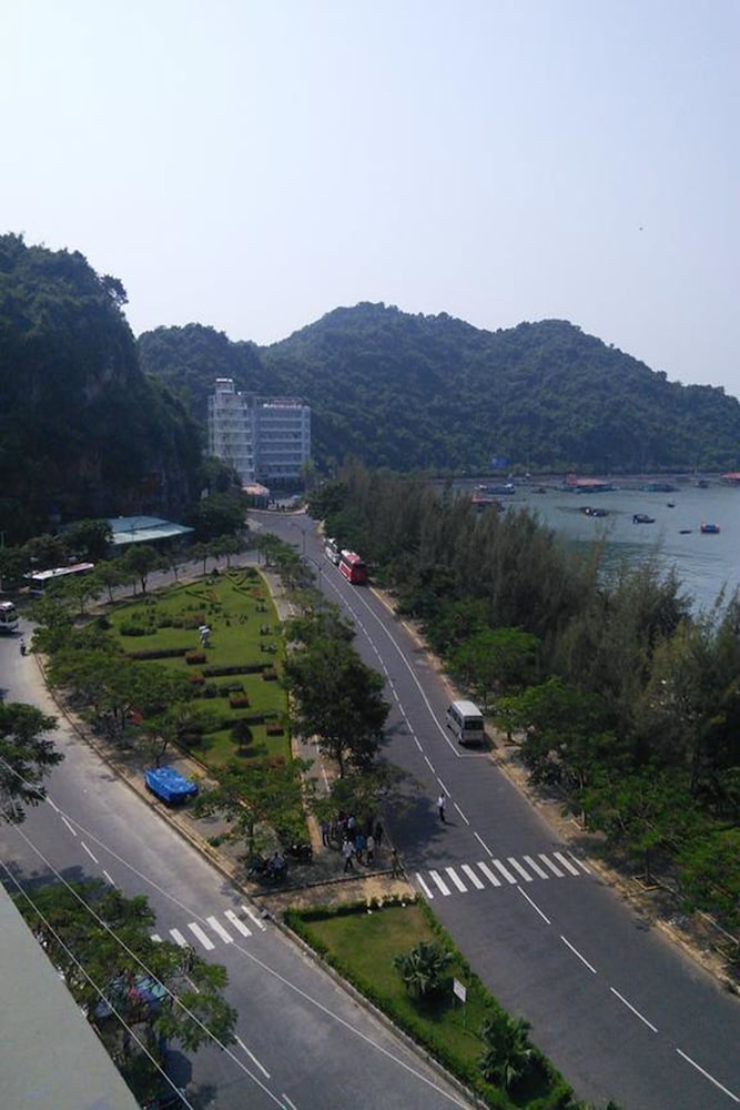 Hoang Ngoc Hotel 21/23