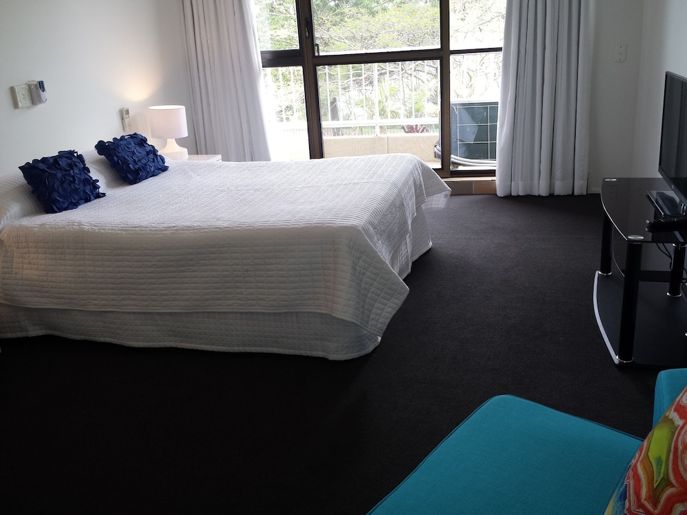 2 BEDROOMS, SUPERIOR, APARTMENT