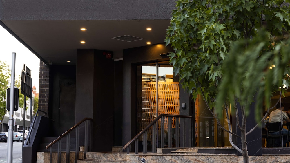 Pensione Hotel Perth 5/52