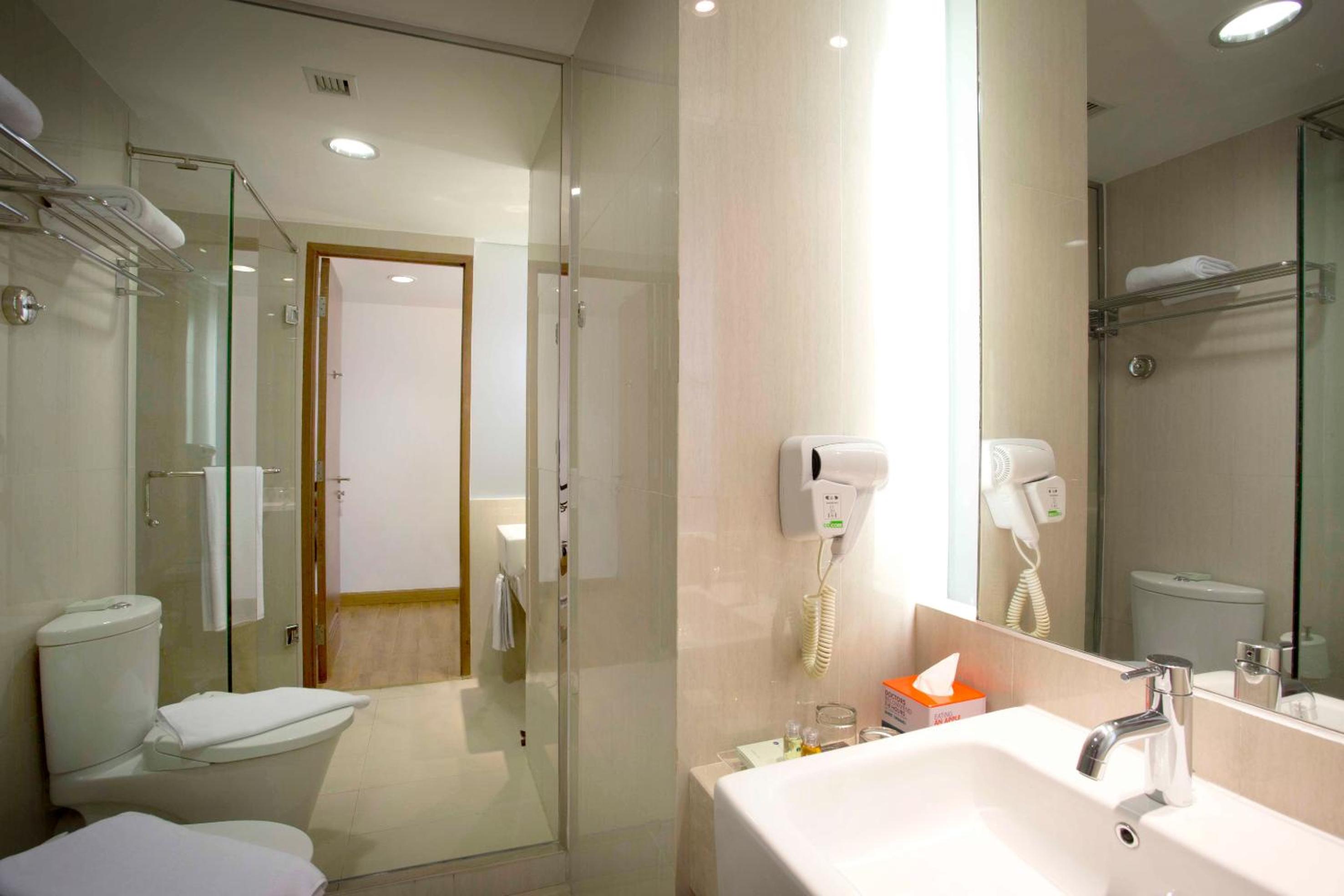غرفة بسرير مزدوج أو سريرين منفصلين بإطلالة على الجبل، Pesona Alam Resort & Spa 7/8