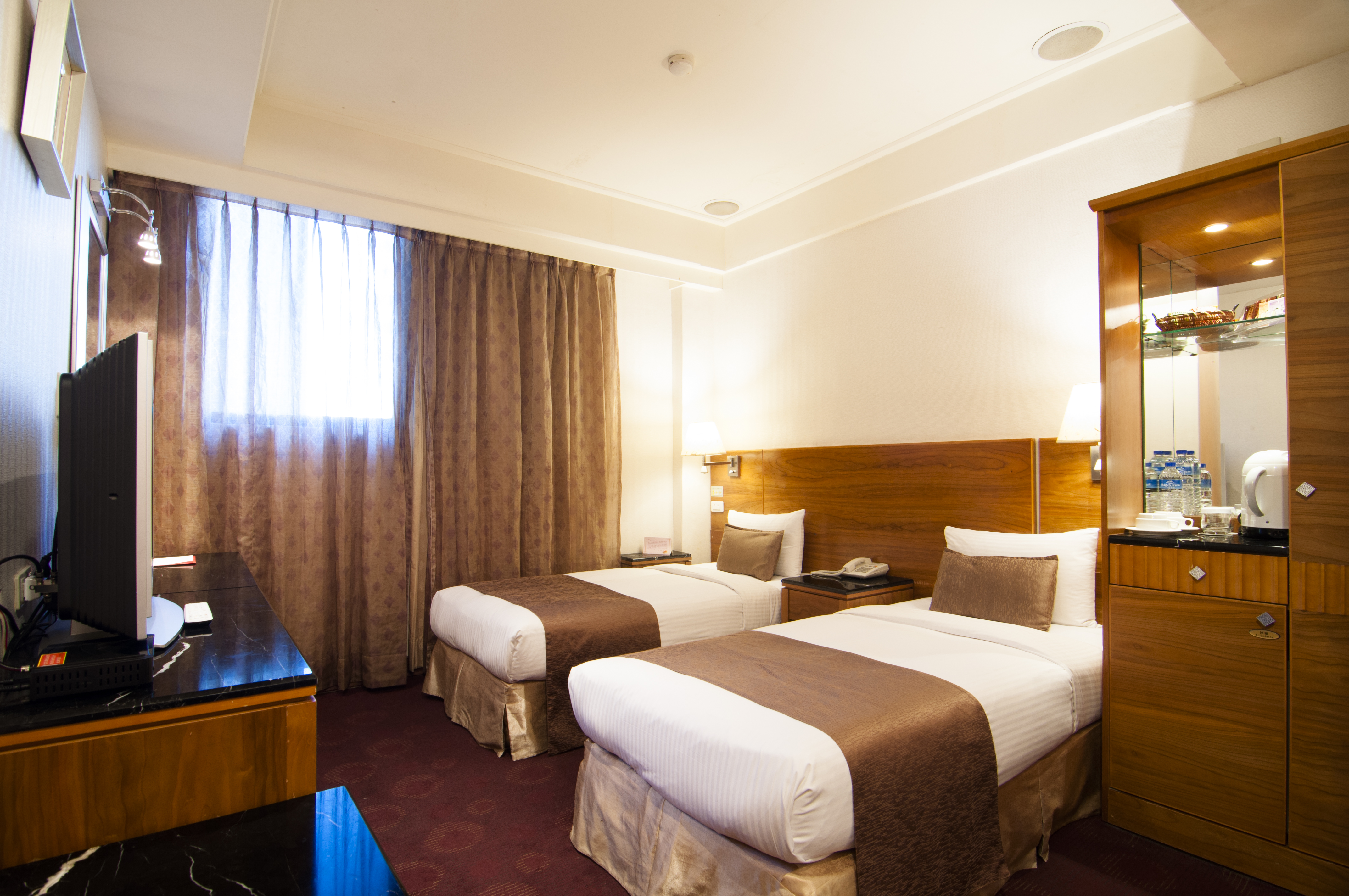 Standard, Twin Beds