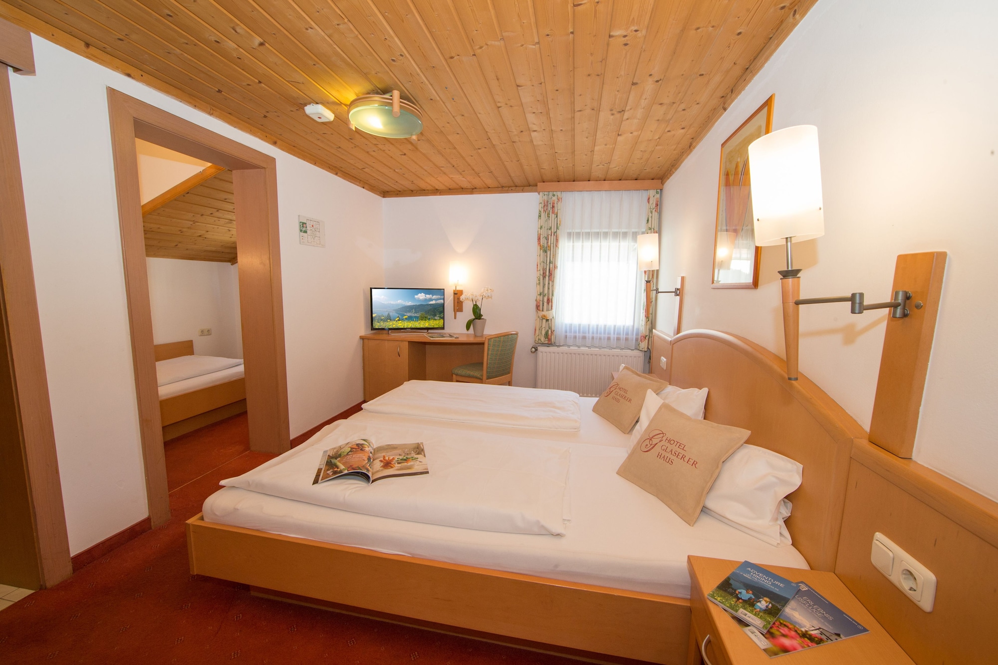 ROOM, TRIPLE