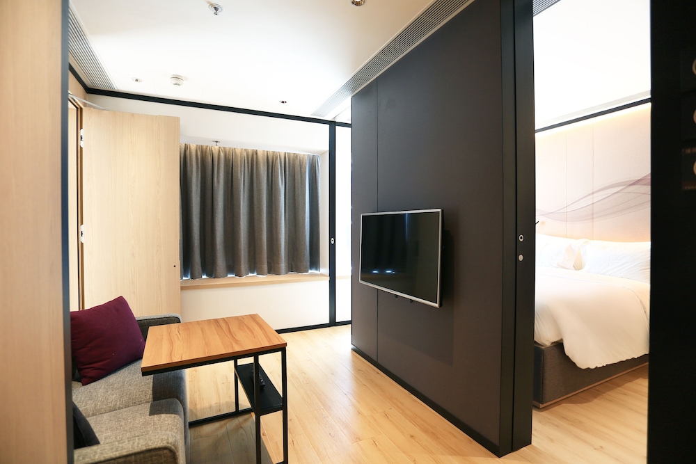 CM+ Hotels and Serviced Apartments 23/44