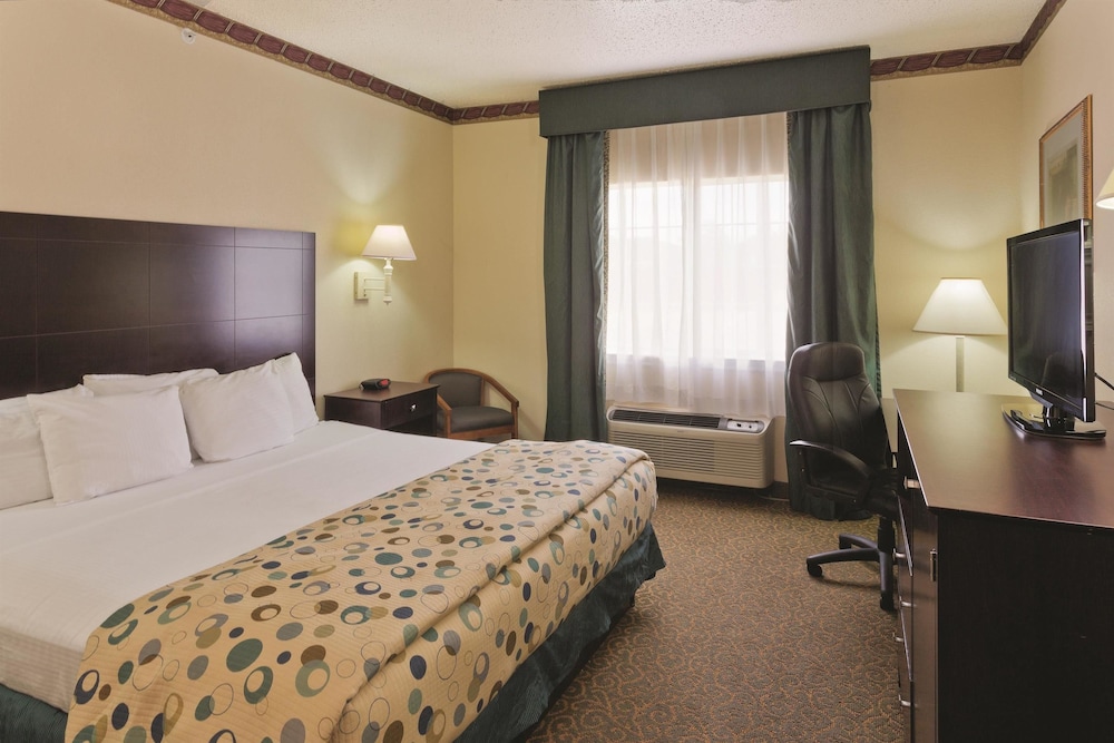Motel6 Mesquite, TX - Balch Springs 24/60