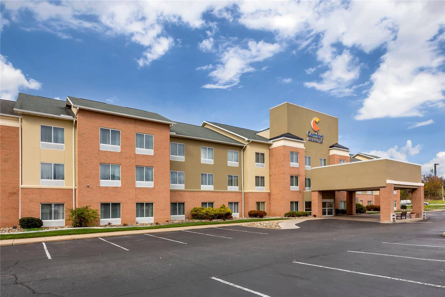 Comfort Inn and Suites Akron South 38/39