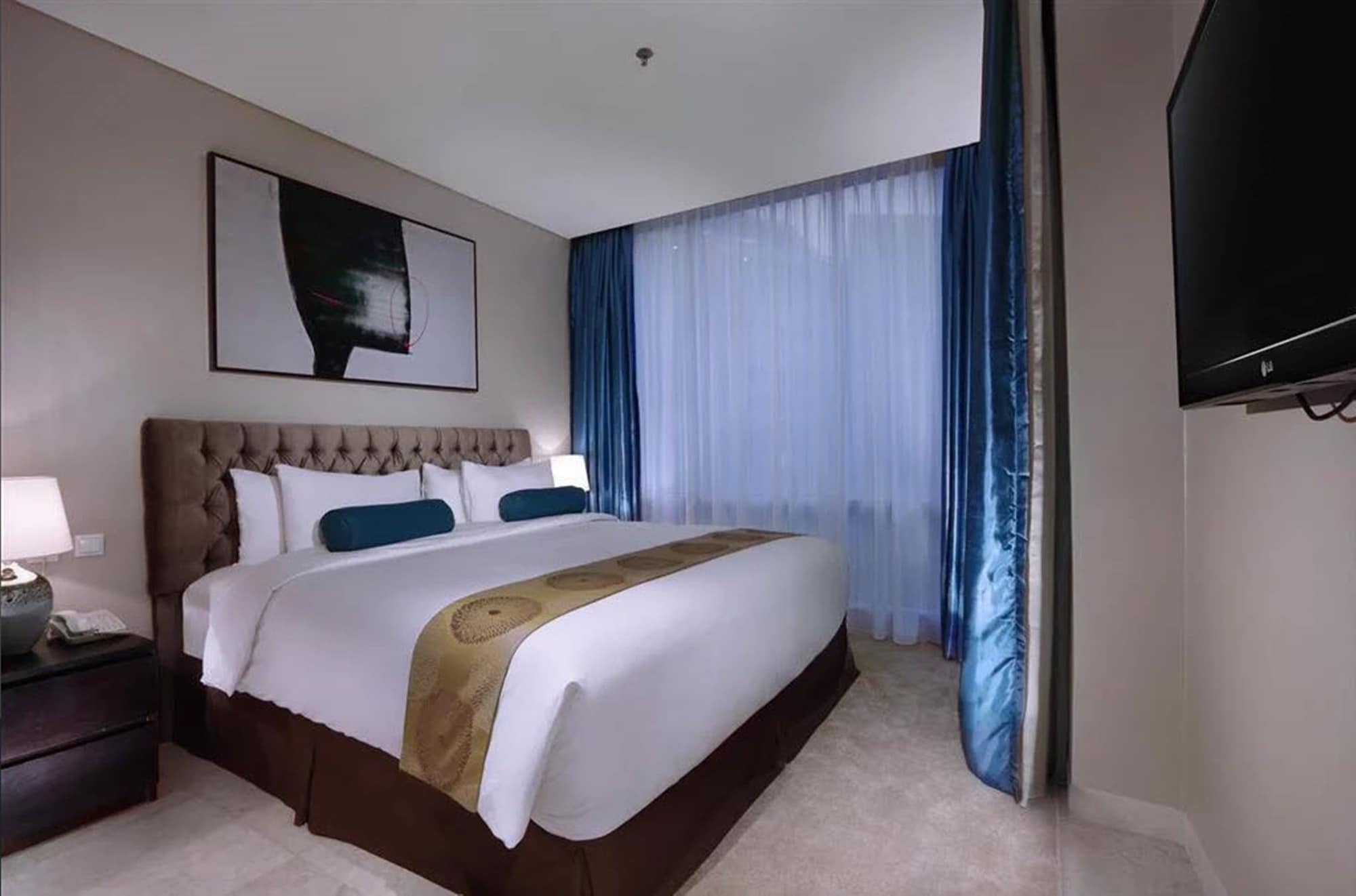 2 BEDROOM SUITE