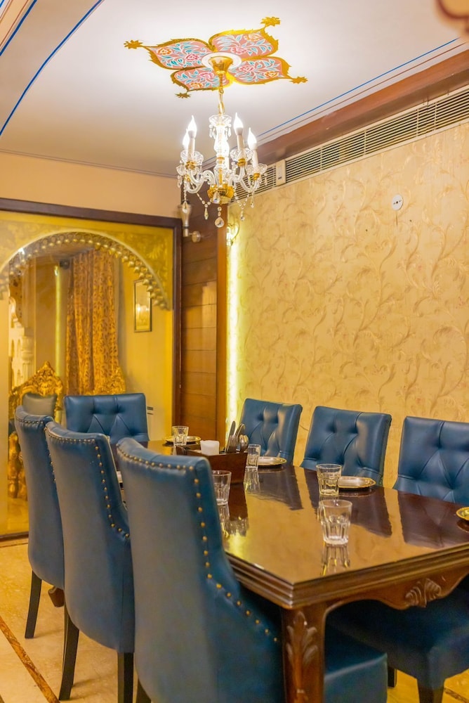 Welcomheritage Traditional Haveli 39/43