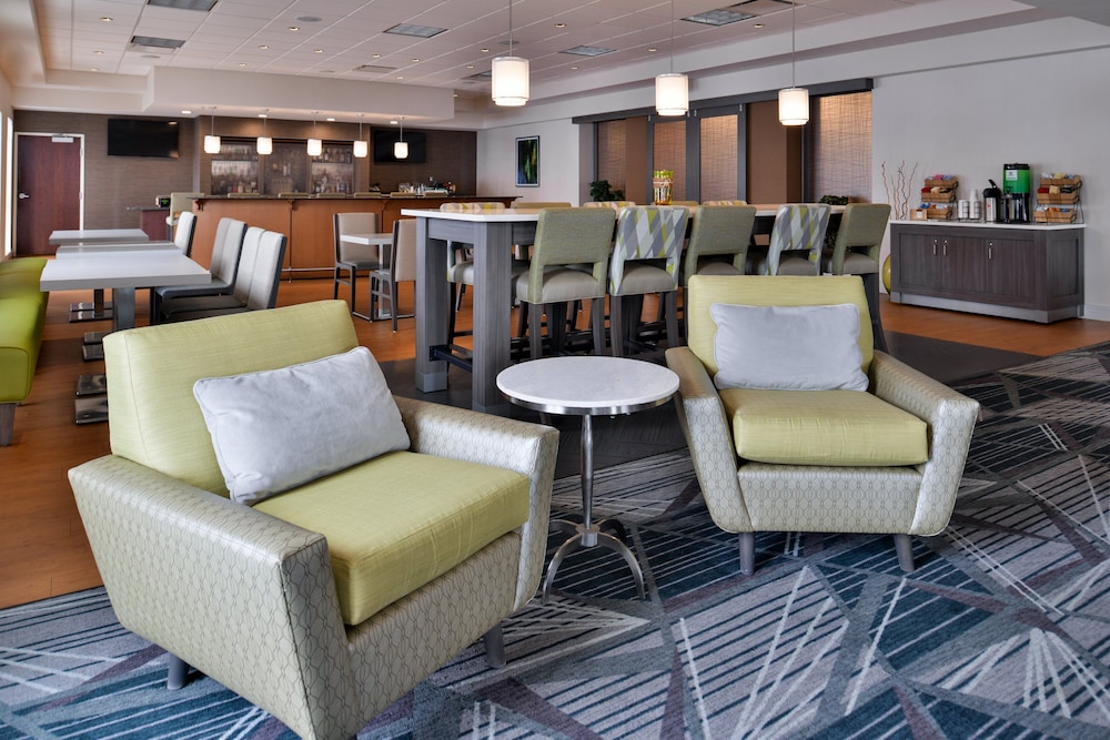 Holiday Inn Hotel and Suites Rochester Marketplace 37/64