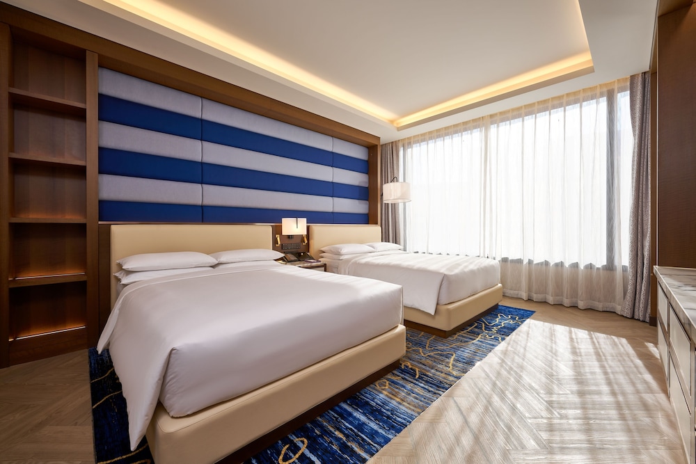 Ocean, Wellness Club, Suite, 2 Queen Beds, Kitchen