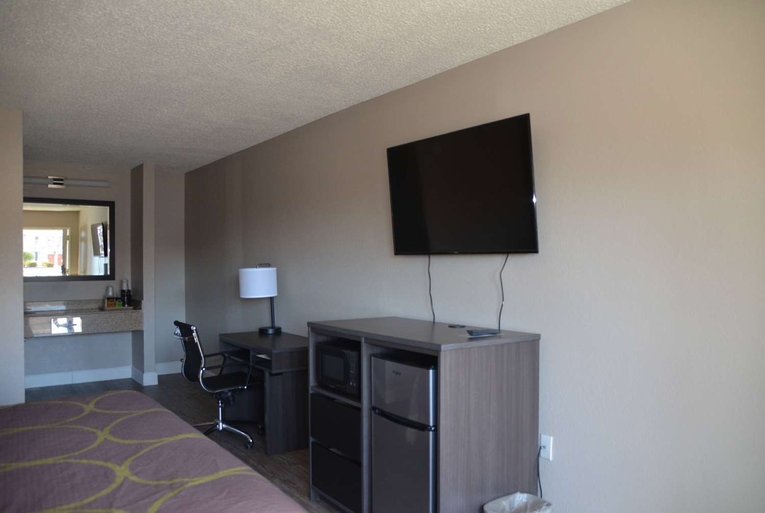 Super 8 By Wyndham Fredericksburg 22/28