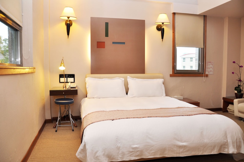 TIAN LONG HOTEL 12/69