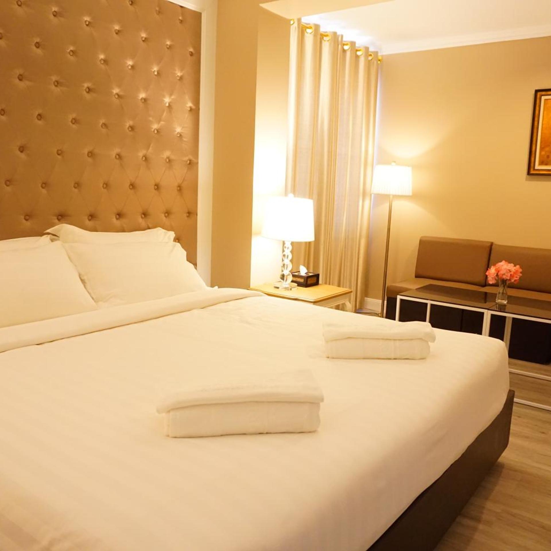 Taris Art Hotel Phrae 18/96