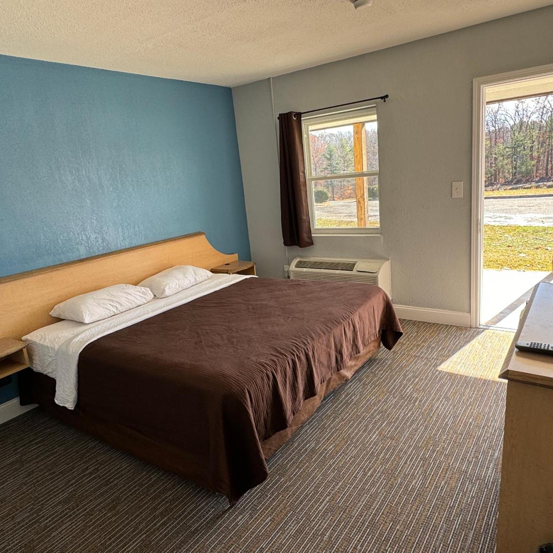 Budget Inn 2/8
