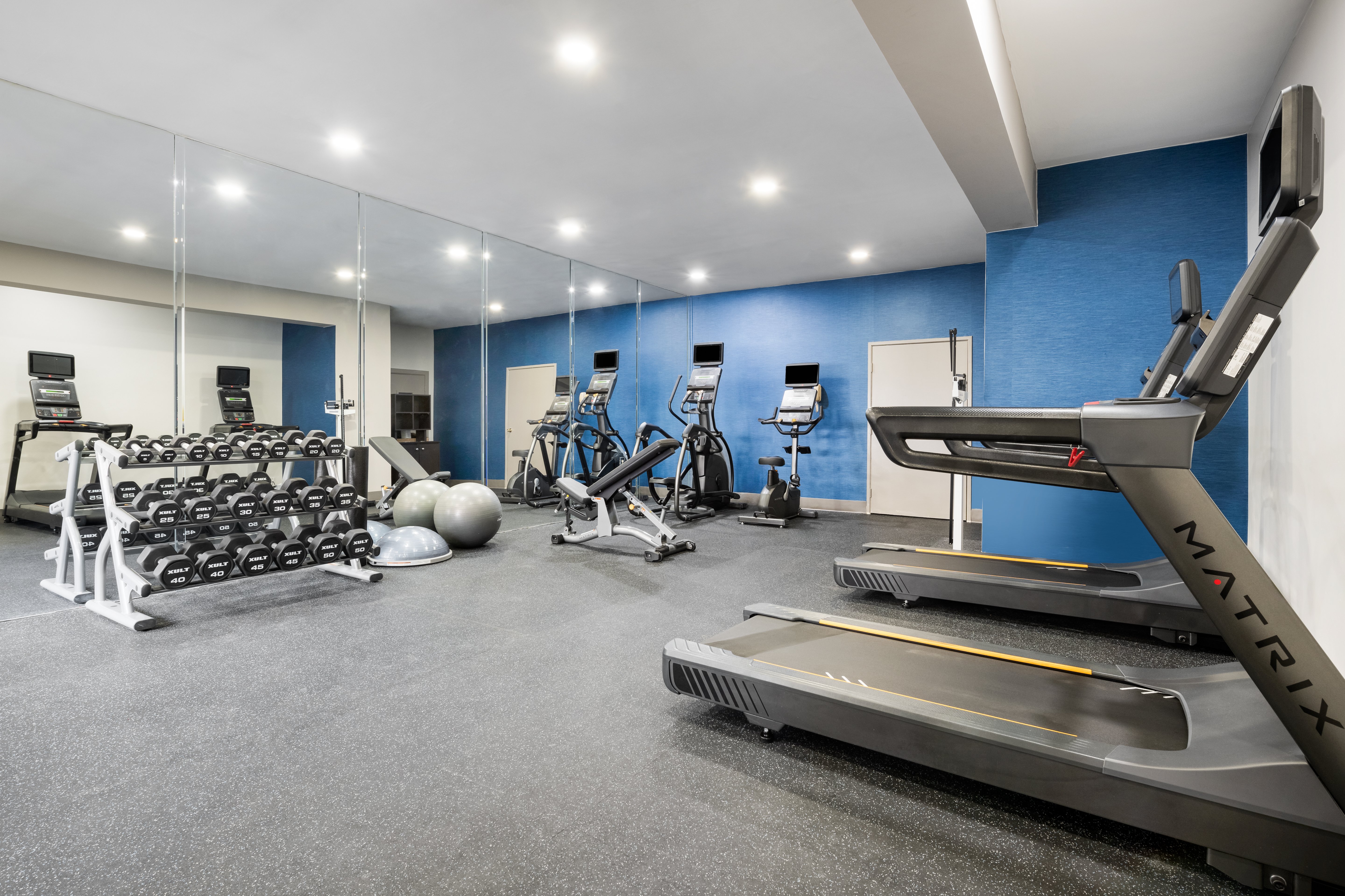 Holiday Inn Express Simi Valley 37/60