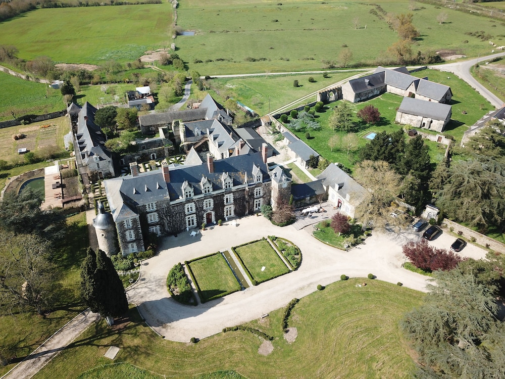 CHATEAU DE L'EPINAY 39/48