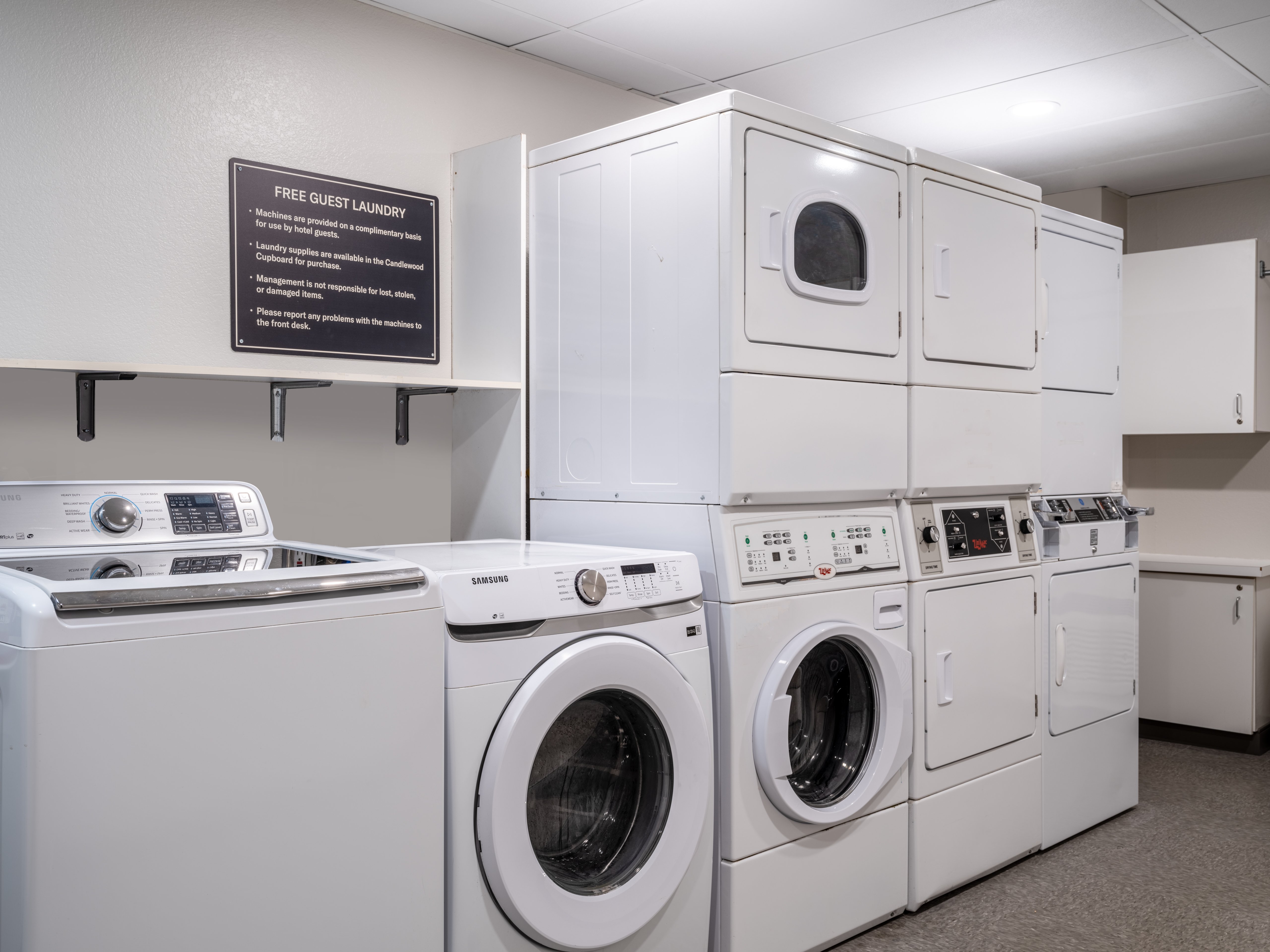 CANDLEWOOD SUITES ROCKFORD 6/38