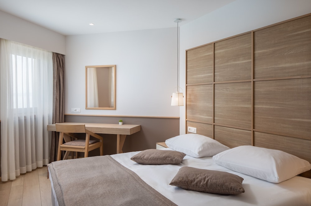 APARTHOTEL TAMARIS 9/74