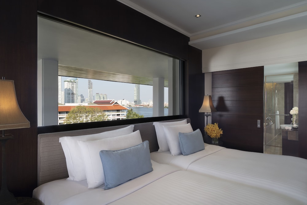 Anantara Riverside Bangkok Resort 16/43