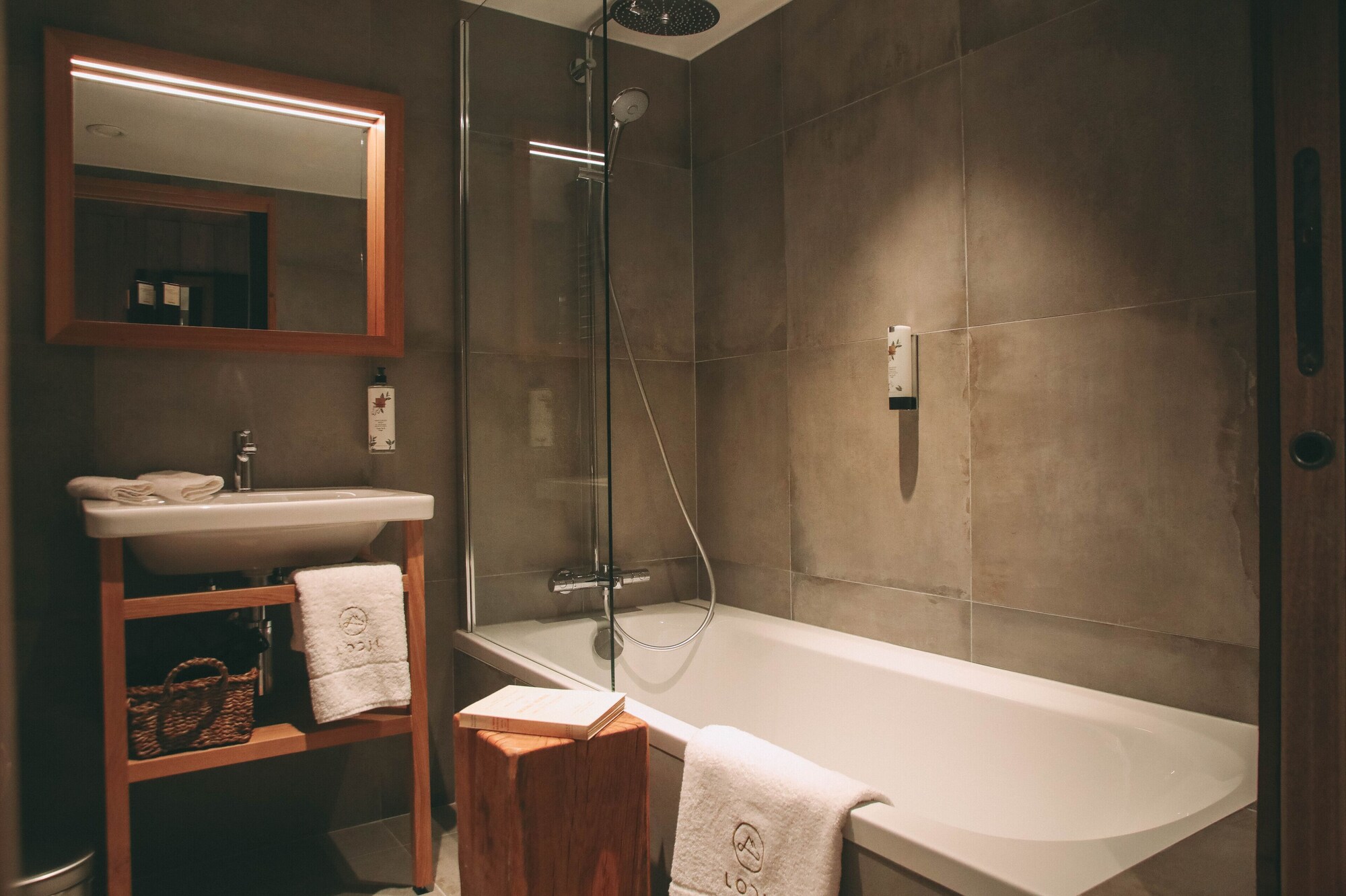 Deluxe, Quadruple, Twin Beds, Bunk Bed, Valley View, Hot Tub، Lodji Hotel 8/9