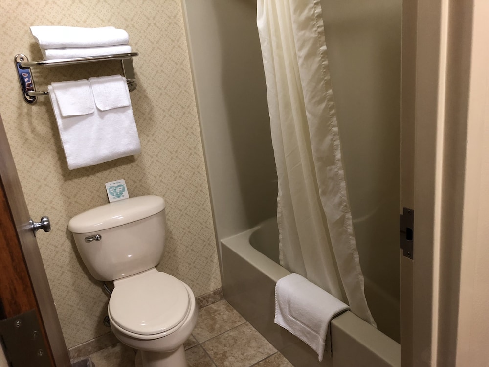 First Gold Hotel Suites Gaming 15/58