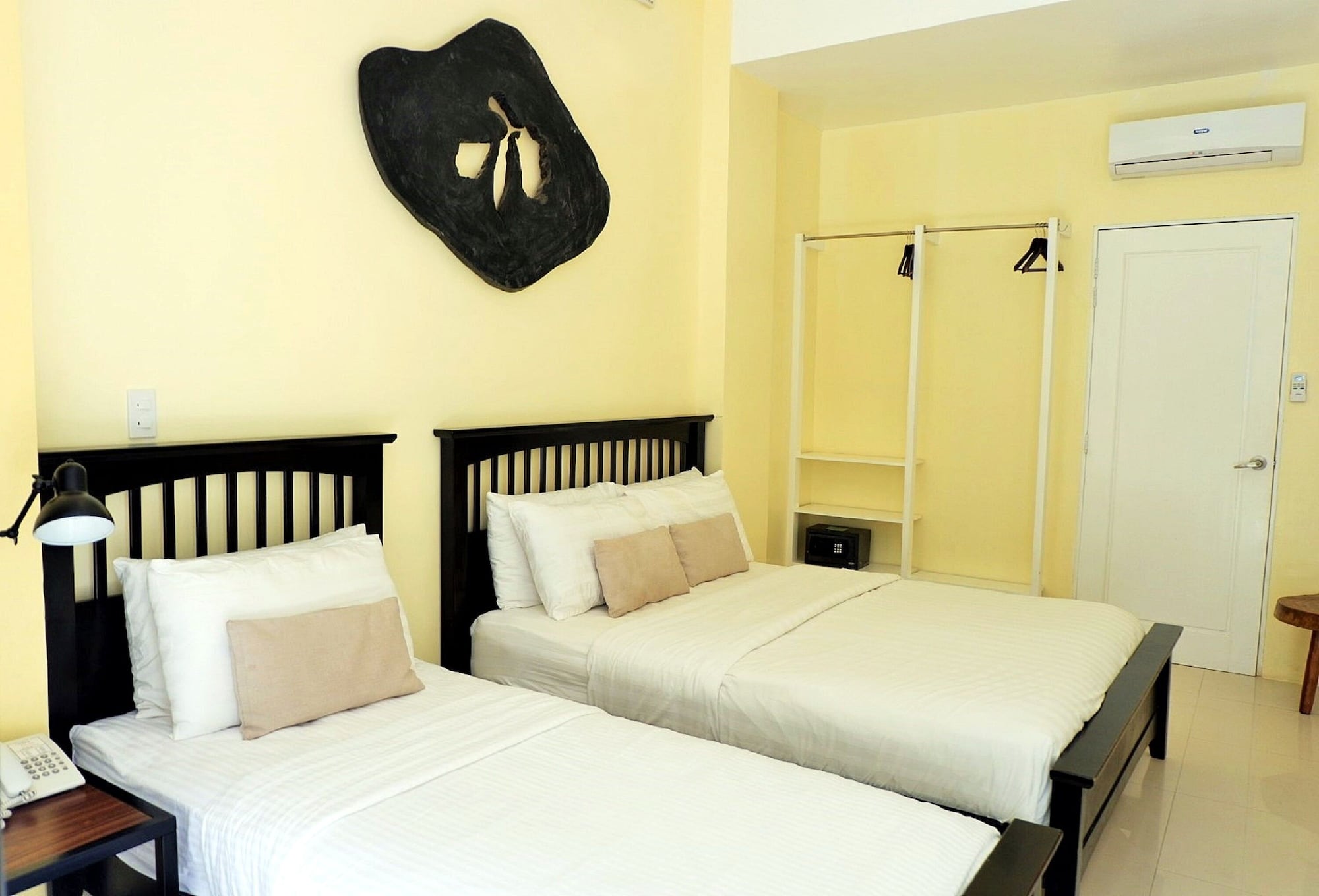 PREMIER, DOUBLE OR TWIN BED, PATIO, GROUND FLOOR