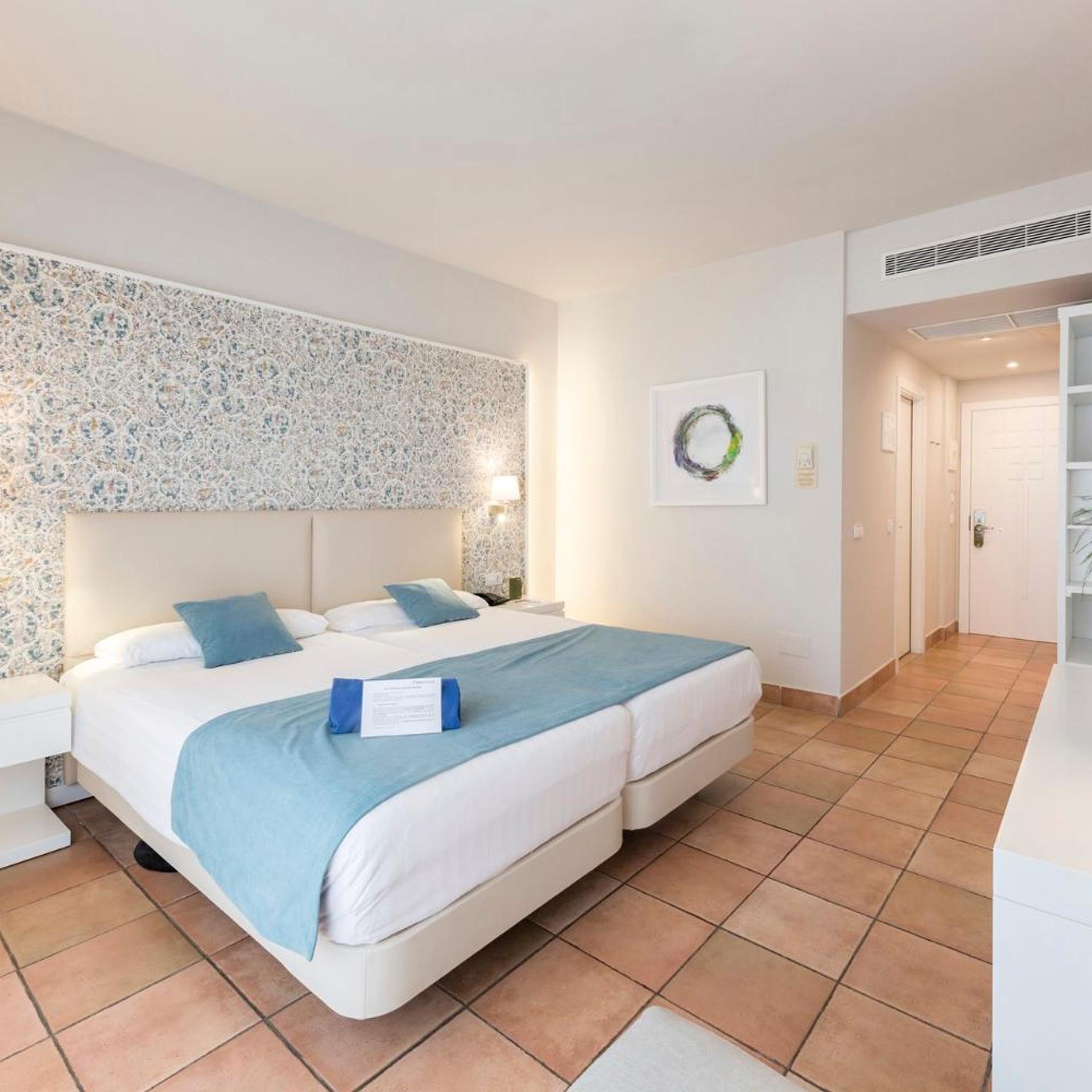 Room, Double Bed