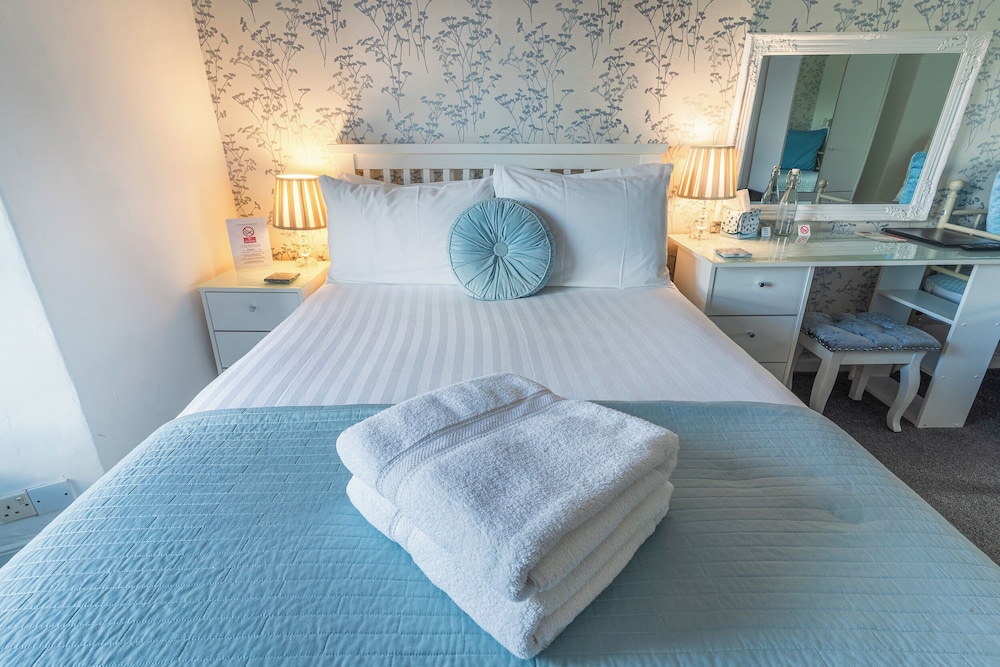 Highcliffe Hotel 16/48
