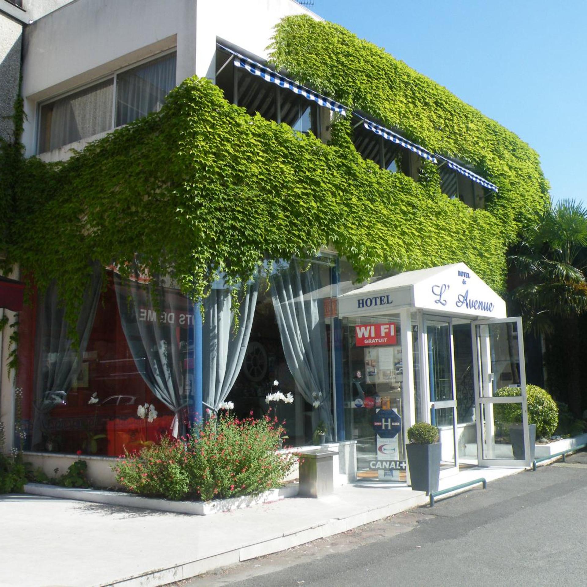 HOTEL DE L'AVENUE 2/57