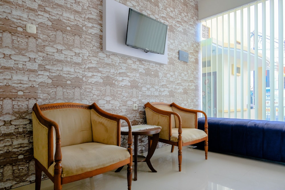 OYO 1665 Aurila Homestay Syariah 39/39