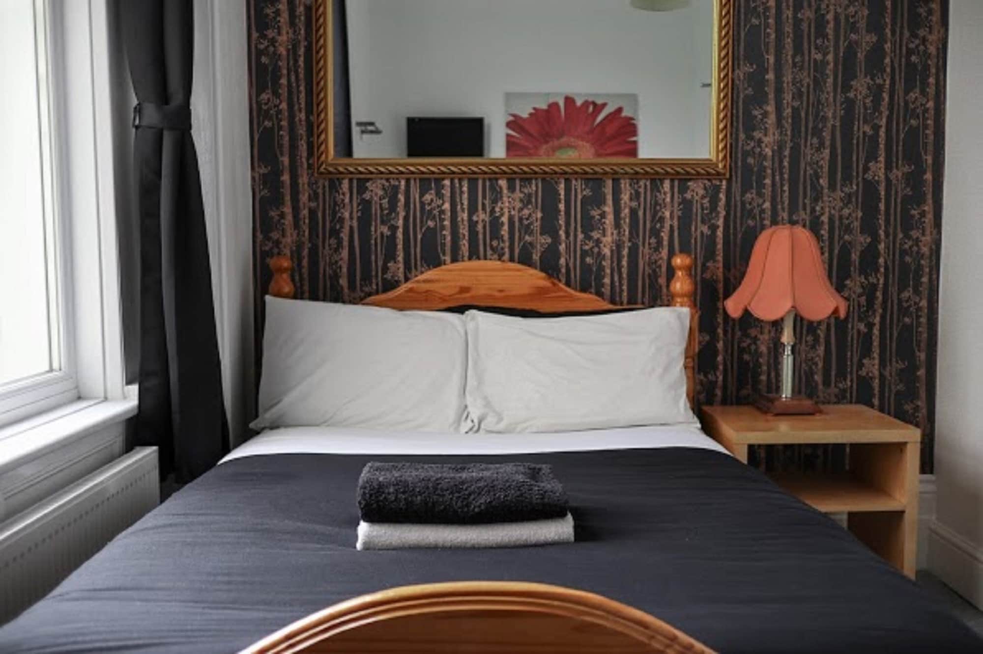 غرفة صغيرة بسرير مزدوج، Hotel 261 2/3
