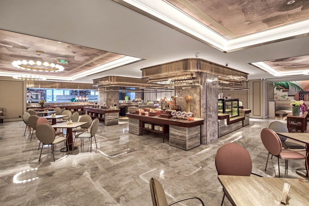 Mercure Yiwu International Trade City 26/32