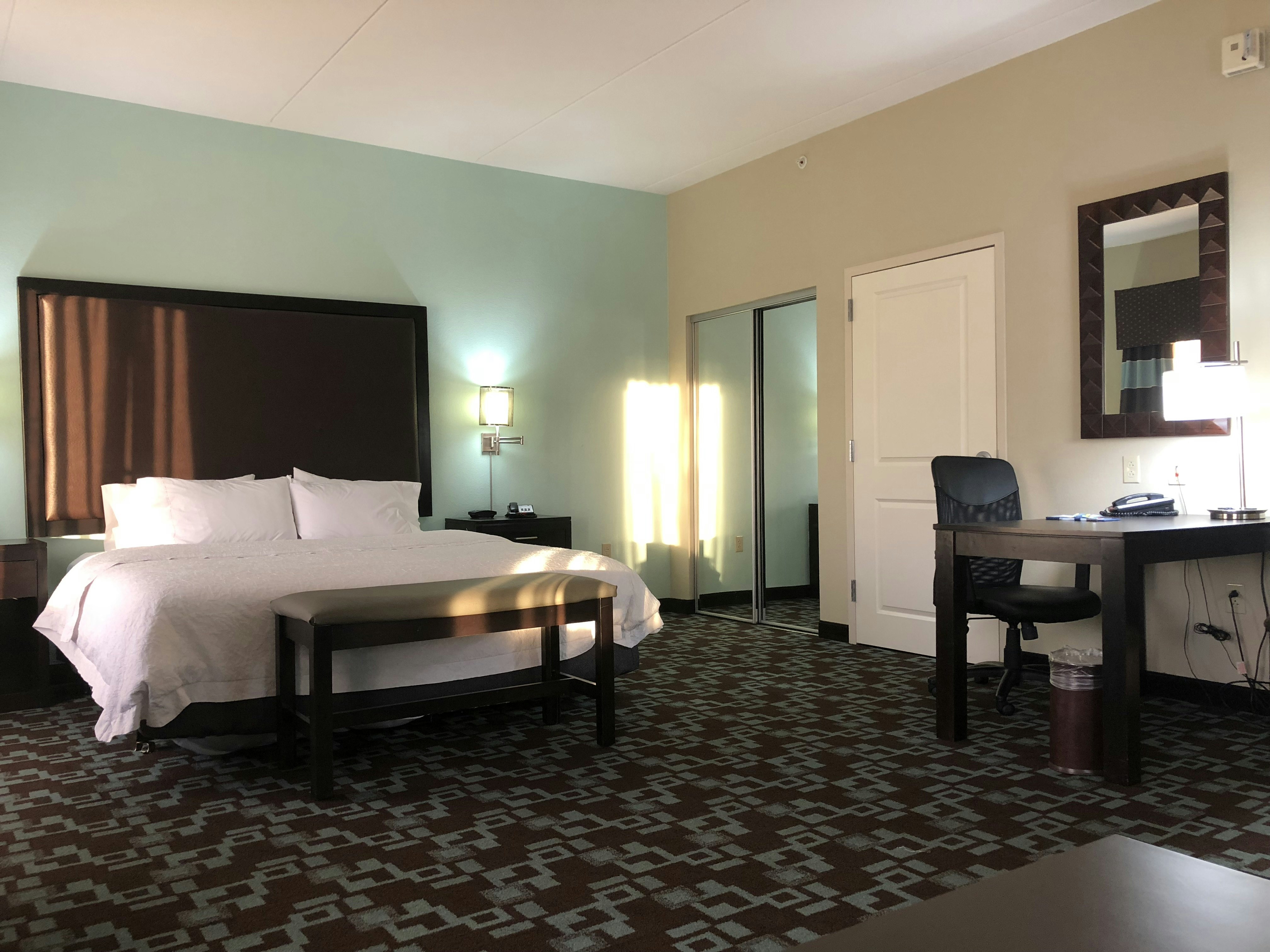 STUDIO, KING BED, ACCESSIBLE