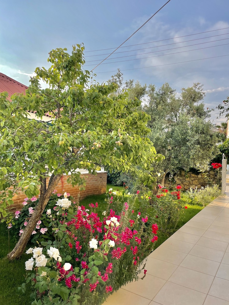 Cennet Hotel 39/46