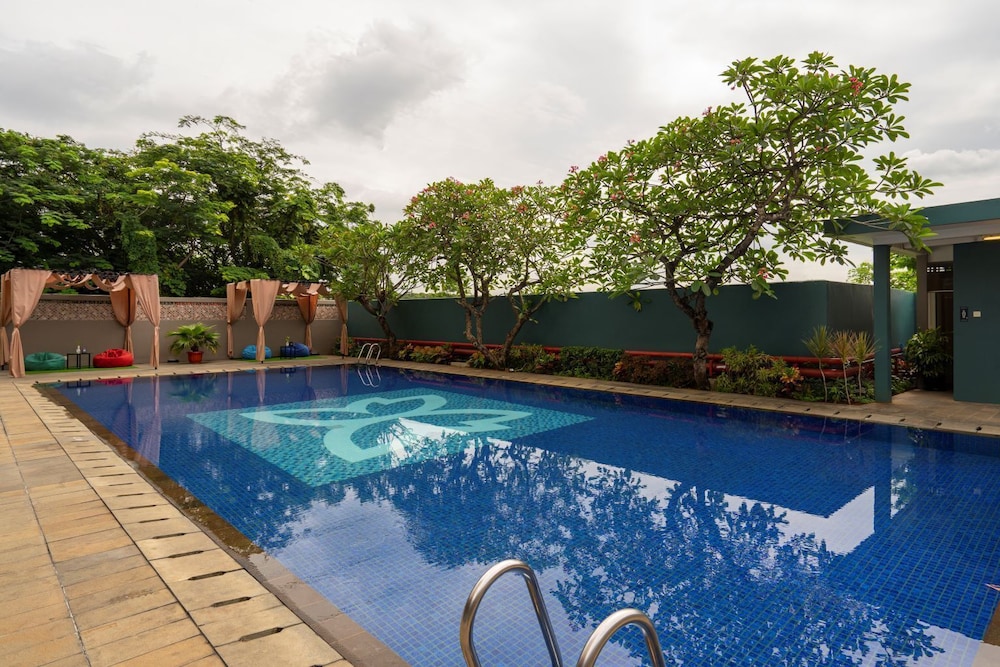 Batiqa Hotel Apartments Karawang 72/73