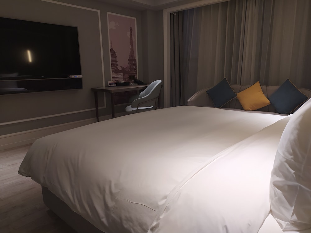 Mercure Hangzhou East Railway Station 28/56