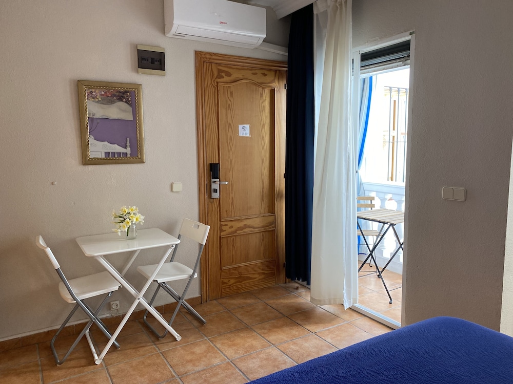 Hostal Moscatel 31/50